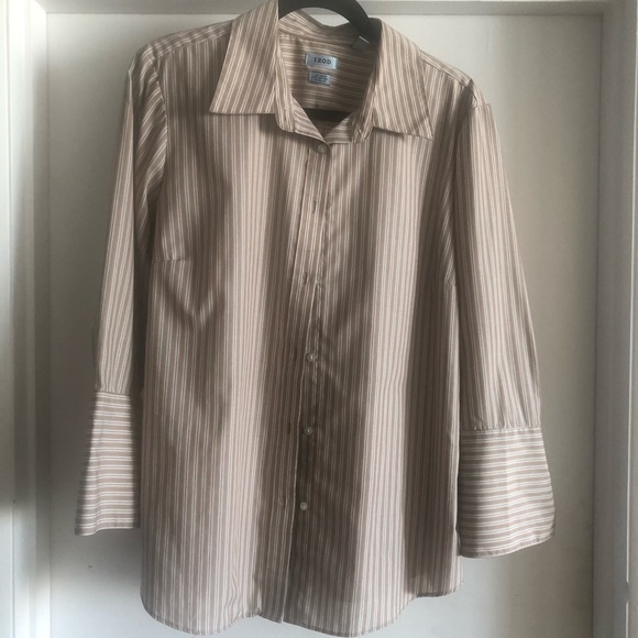 Izod Women’s 3/4 Length sleeve button down
Top - Picture 2 of 7